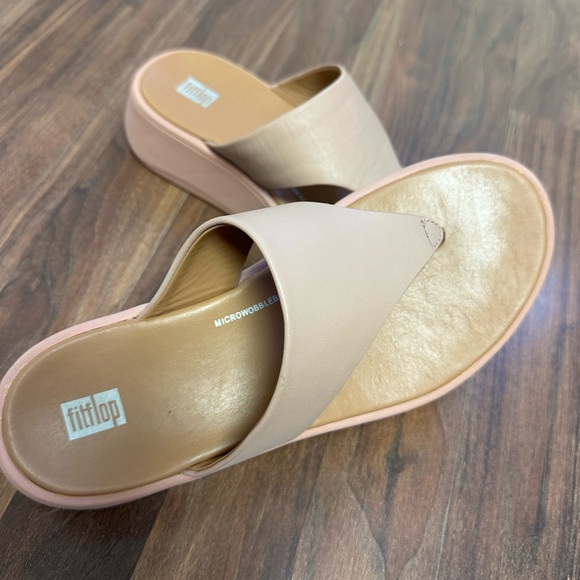 Fitflop F-MODE Leather Flatform Toe-Post
Sandals - Picture 3 of 8